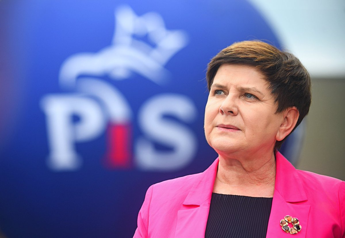 Beata Szydło podczas przesłuchań konsekwentnie zeznawała, że słyszała sygnały dźwiękowe kolumny rządowej. <a href="/BeataSzydlo/">Beata Szydło</a> i co teraz? Dalej to podtrzymujesz? Mam nadzieje, że pójdziesz siedzieć za krzywoprzysięstwo!!!  Nigdy więcej pisowskiej mafii złodziei I malwersantów.