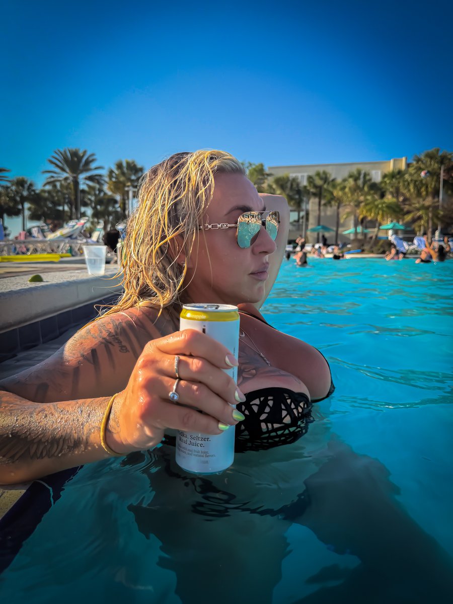 Michelle Boss EXOTICCA CHI 4/9-4/12 DM ME COLLAB tweet media