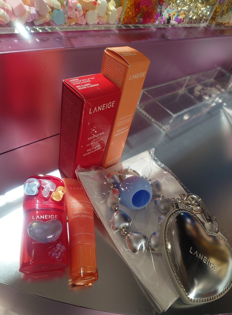 せんな tweet media