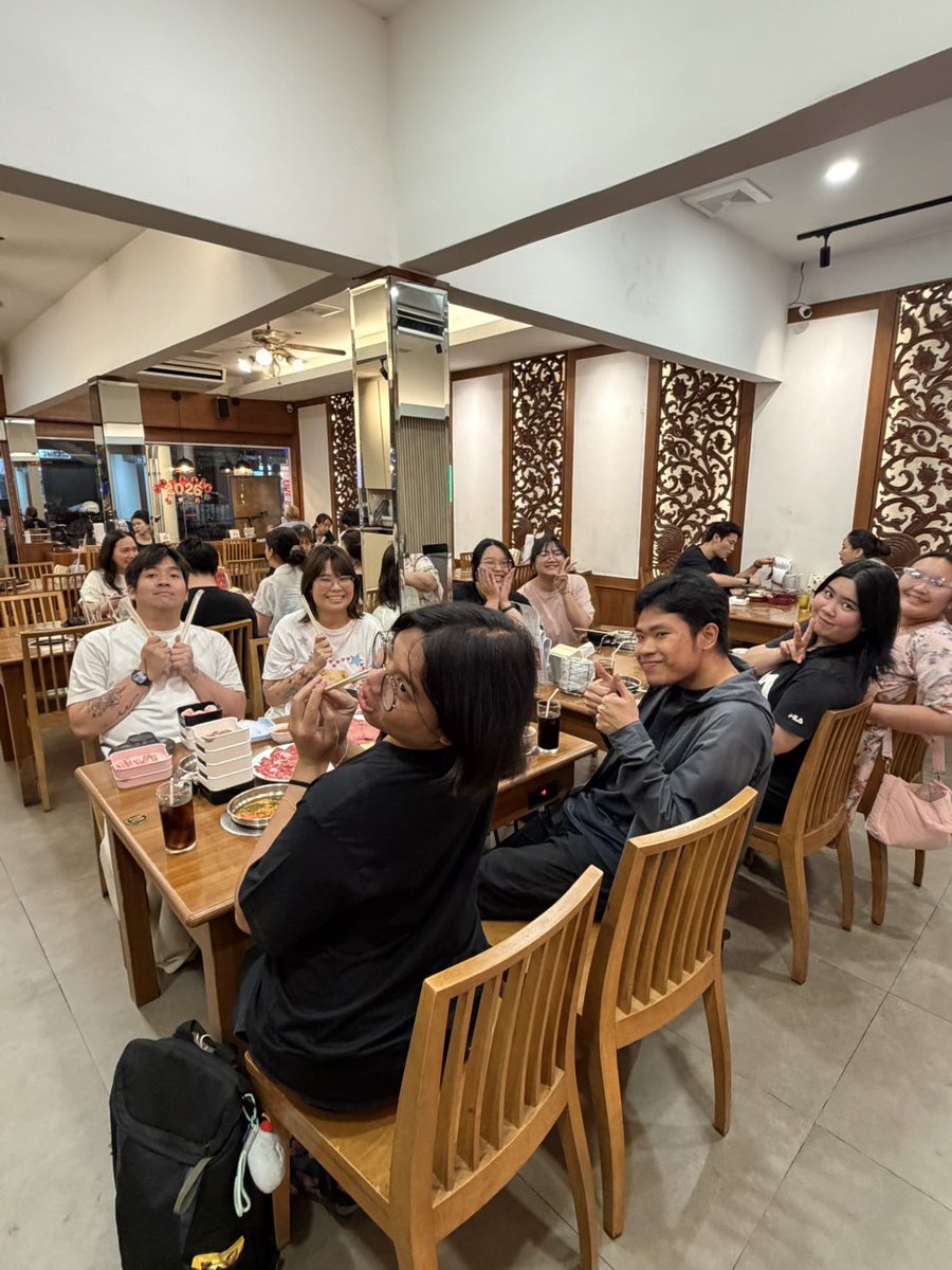 RABSUB_TH's tweet photo. บอกลาเดือนมีนาที่แสนทรหด #RABSUBรับซับ มาเสิร์ฟทุกที่ ไม่เว้นร้านชาบูใกล้บอ~🫶🏻✨ ขอตัวไปอีสอีสกันก่อนน้าาาาาา💖

#workatrabsub https://t.co/rH8iqxichT