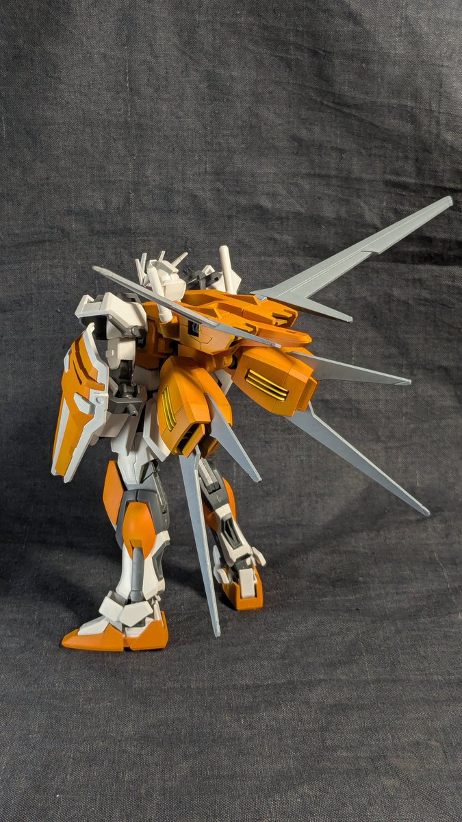 R・ヒューガ tweet media