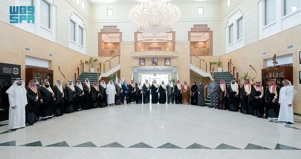 محافظ الأحساء يرعى توقيع 23 اتفاقية لبرنامج المدن الصحية.
spa.gov.sa/ar/w2549736
#واس