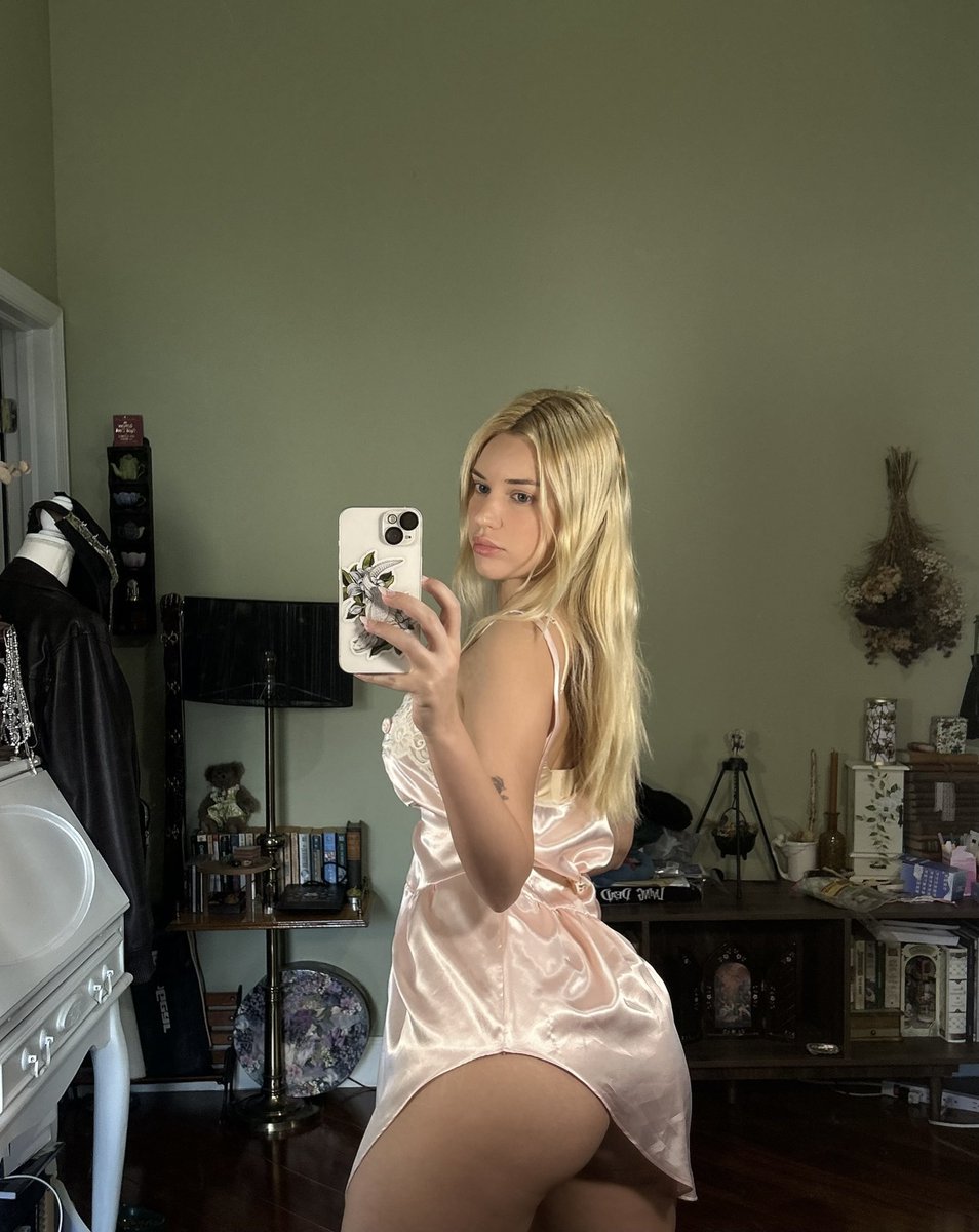 miublonde's tweet photo. 𝐵𝑢𝑒𝑛𝑜𝑠 𝑑𝑖𝑎𝑠 

             #SexRol #FreeRol https://t.co/u7w3rCFncE