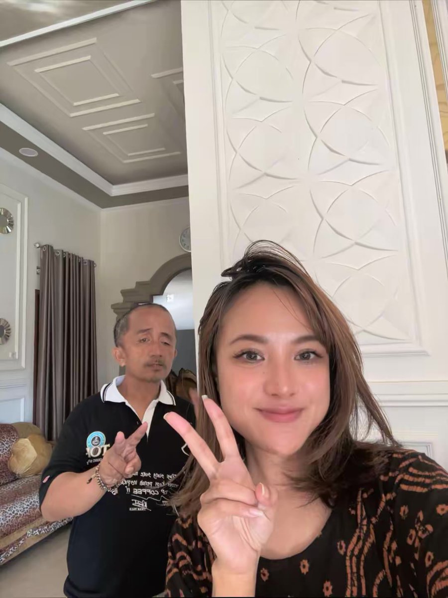 nupinupinupi tweet media