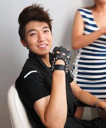 저화질의 성진 tweet media