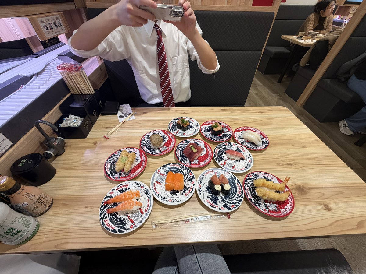 cwt_gj's tweet photo. ようこそ大阪へ💁‍♀️
八つ橋どこですか❓ https://t.co/CGi5SqmfkW