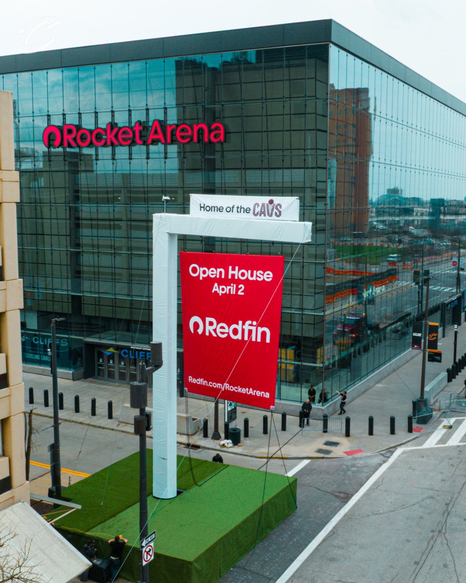 cavs's tweet photo. @Redfin just announced its biggest open house ever … @RocketArena.

823,000 sq. ft. in the heart of Cleveland, home to the @cavs, @monstershockey, and future @clevelandwnba  team (coming 2028). Not your average open house!

👀 Take a look inside: https://t.co/q1NOhhIsP4

@Redfin | @RocketOTD | #LetEmKnow
