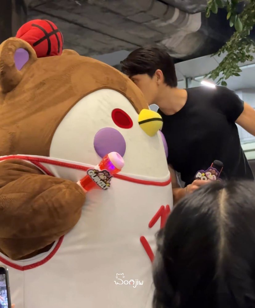 - MYPEACH🍑 tweet media