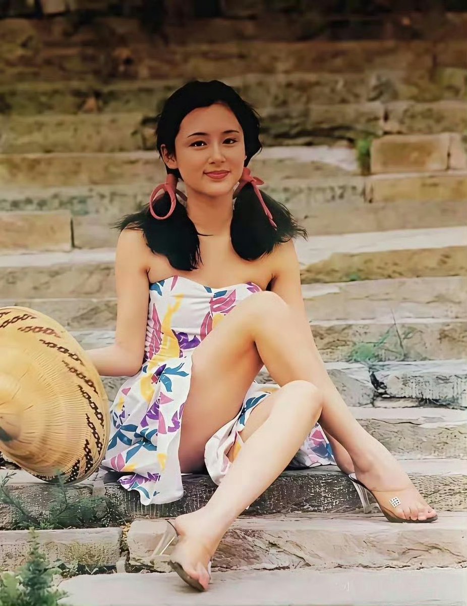 早期的陈红  我要是陈凯歌也选陈红，倪萍二婚带个大儿子。这陈红有自己种了，肯定选陈红啊。 https://t.co/s7I6pdDhFs