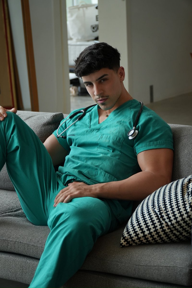 Adriheaven tweet media