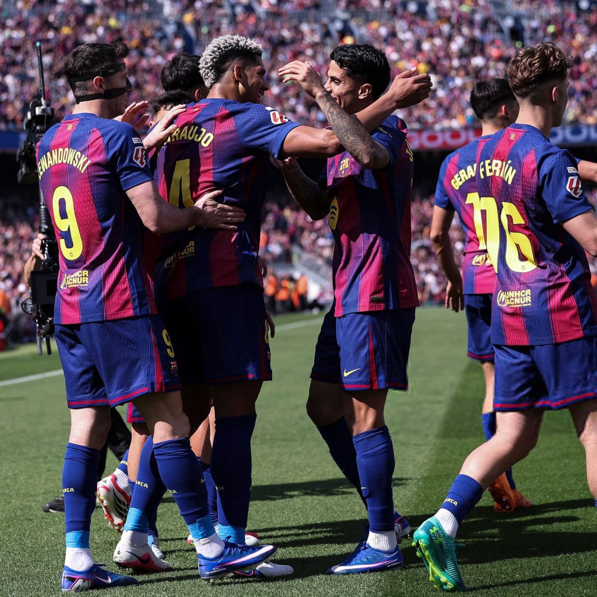 Vibes Foot tweet media