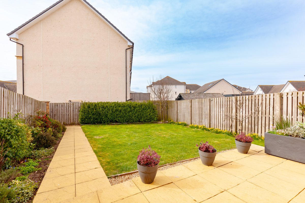 📍 Bellrock Park, Edinburgh, EH10 6TY

Offers over £395,000

▫3 Bedrooms
▫ 1 Reception room
▫ 1 Bathroom &amp; WC
▫ Private front and rear gardens
▫ Private parking

Get in touch with our property team for more information :
 
E: property@urquharts.co.uk
T: 0131 556 2896