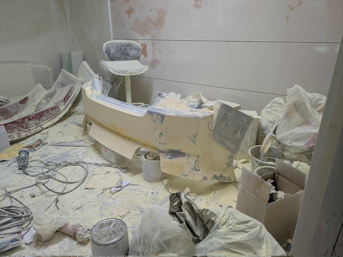 #ドリドレで会いましょう
#ドリドレ
今回はスーパーメイドさんと相互協力、お手伝いの元ブース出展にてエアロを装着してもらった86を展示してもらえる事になりました！
リアバンパーはまだマスター型作ってる状況ですが、間に合わせていきますので是非見に来てください!