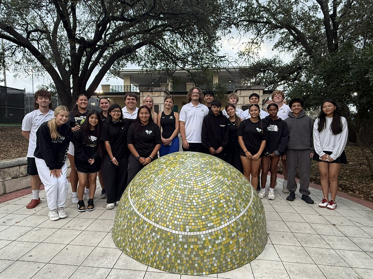 seguinisdtennis's tweet photo. Matador Tennis is at our District tournament today! Ready to leave it all on the courts for the 2025-2026 spring season! @SeguinAthletics 

#wearematadornation #seguinswordsup #lovesetmatch https://t.co/iQSRydfmre