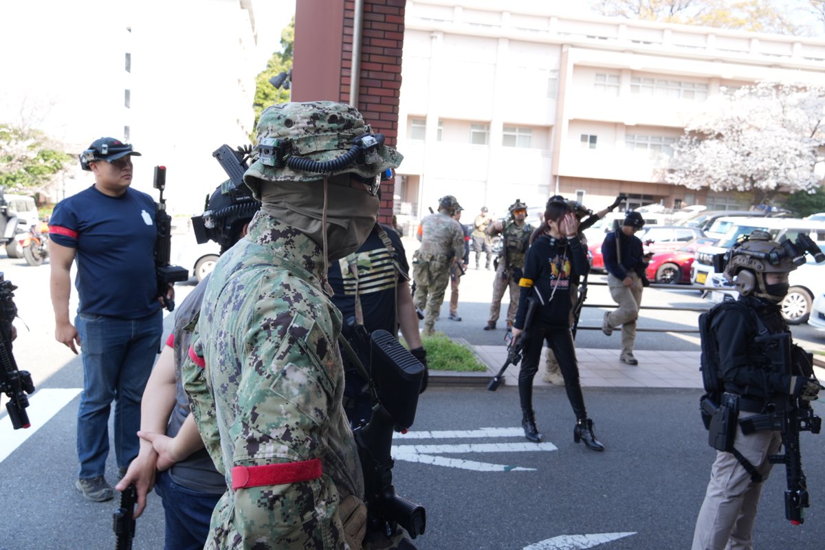 ツヴォー（和名:ツヴァイ 学名:諸悪の根源） tweet media