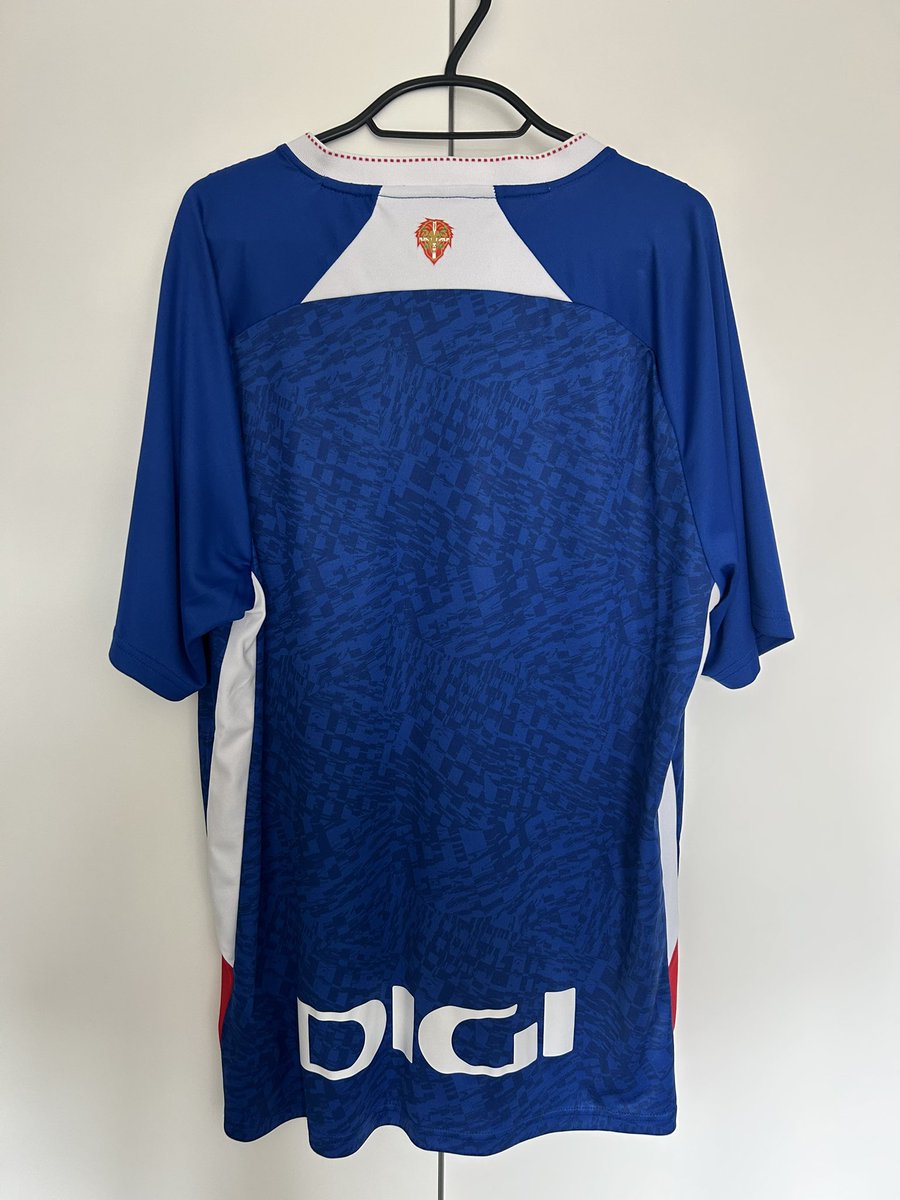 Red Card tweet media