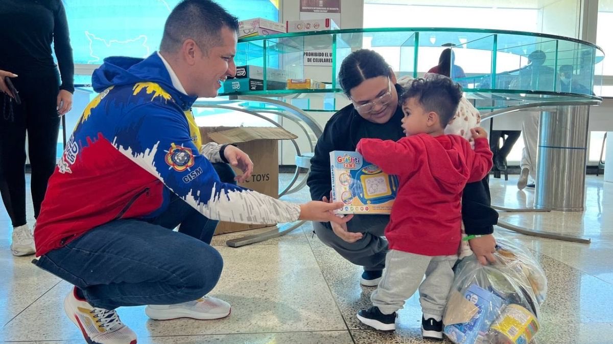 #EnNoticia Este lunes, un nuevo vuelo proveniente de Phoenix, Arizona - Estados Unidos, arribó al país con 209 migrantes venezolanos