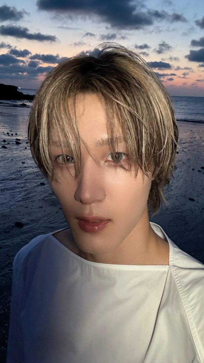 Ars, DEAD AND?! 🐋 tweet media