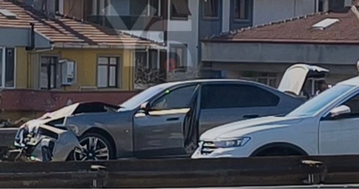 Fenerbahçe Sadettin Saran’ın trafik kazası geçirdiğini ve durumunun iyi olduğunu açıkladı. 
Geçmiş Olsun Sadettin Saran🙏