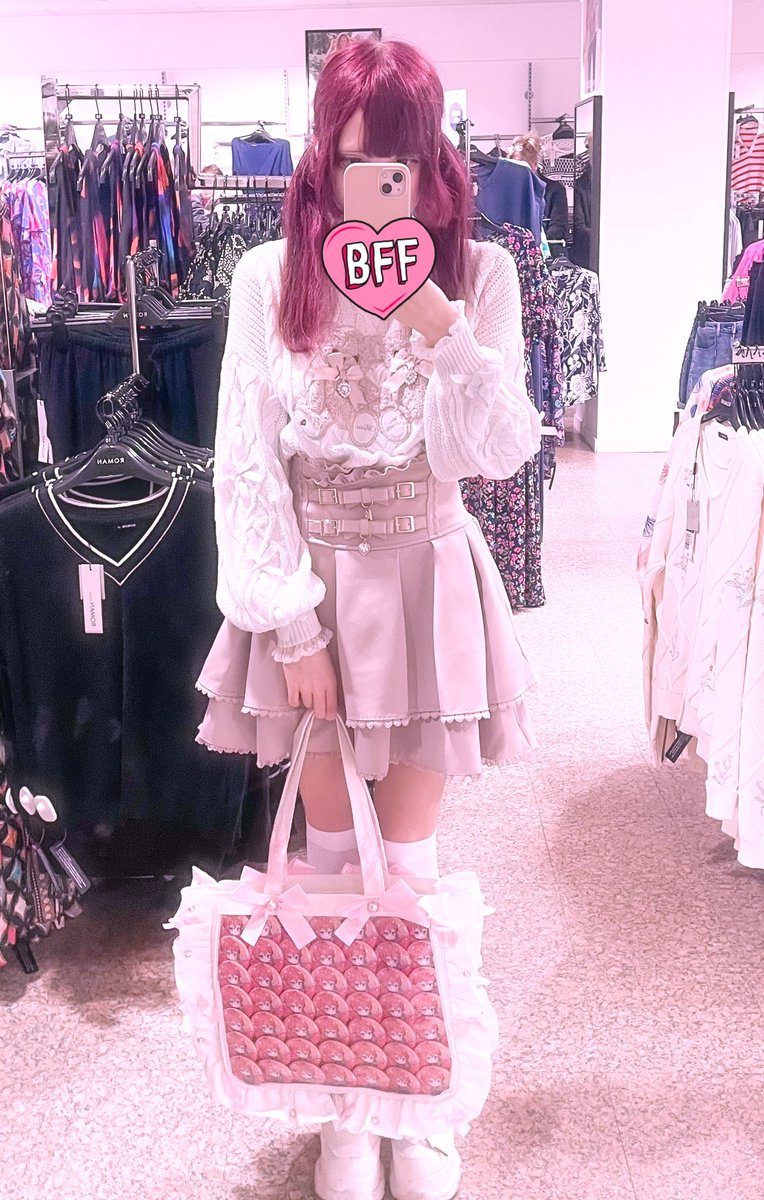 esther 🍓❤︎⸝⸝꙳ tweet media