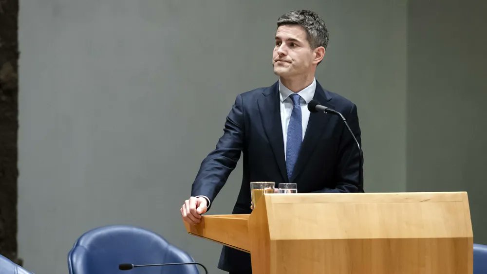 NOS Mirror tweet media