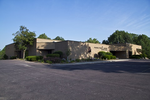 PeoPubLibrary's tweet photo. Peoria Public Library is looking for a new full-time manager for Lakeview Branch. Deadline to apply is NOON, April 13. Apply here: https://t.co/08TYbL0S61 https://t.co/z0I6U6YFu0