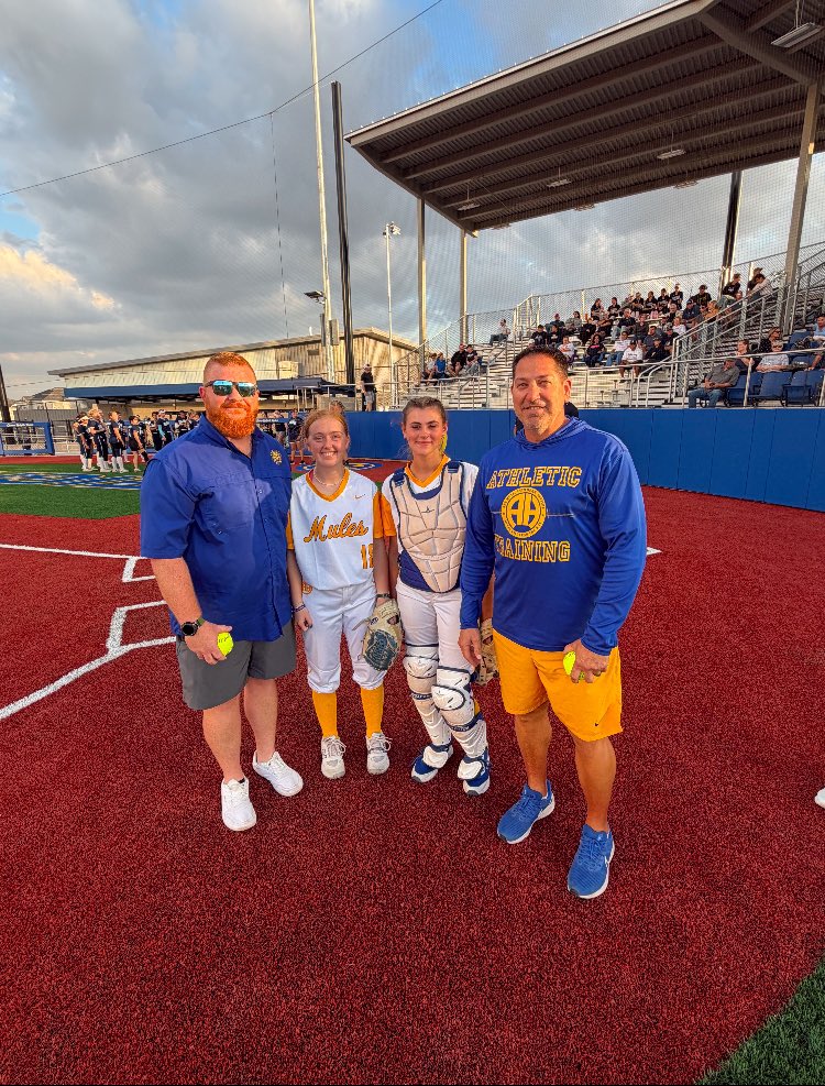 AHHS Softball tweet media