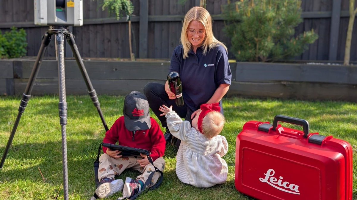 SCCSSURVEY's tweet photo. Future surveyors learn by doing, not just reading.

@LeicaGeosystems education programme, led by Lauren Holland, gives students access to the tools shaping modern surveying, helping close the gap between the classroom and the field.

Read more: https://t.co/CzZNNnyZts https://t.co/JfkMiQzX13