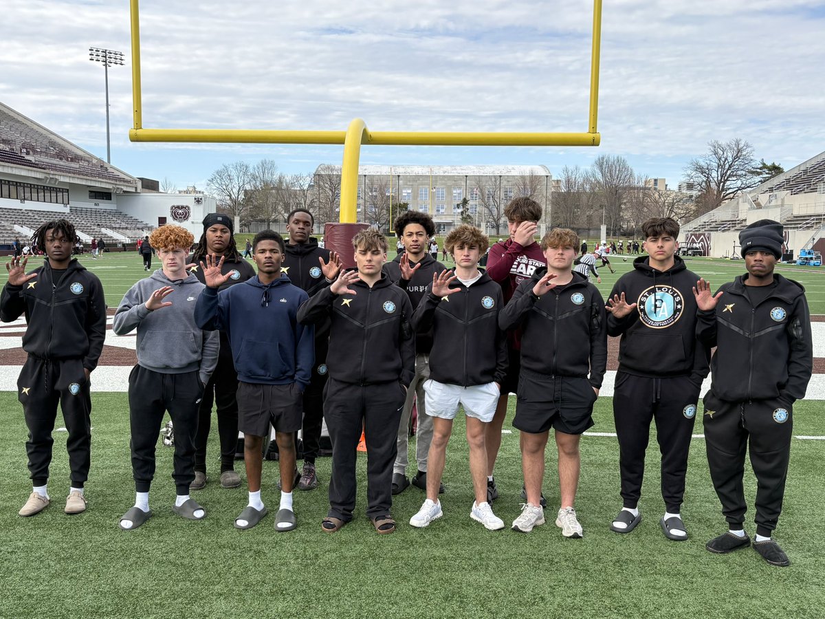 5pAcademy's tweet photo. Great @MoStateFootball visit and 4-1 performance at @MoKan_Sports Tulsa T-Town Showdown for our 15U team.  Next up @MoKan_Sports National Championship! https://t.co/lXDPKdgPd3