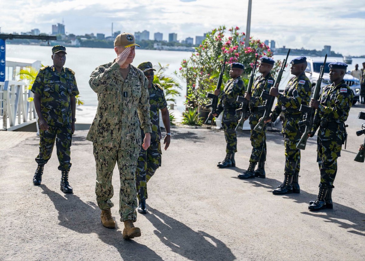 USNavyEurope's tweet image. 🇺🇸🇰🇪 ADM Wikoff visited Kenya to reinforce our shared commitment to maritime security &amp;amp; counter-terrorism.

c6f.navy.mil/Press-Room/New…

#USNavy #NAVAF #Kenya #SecurityPartnership #ReadyForces #Freedom250
@kdfinfo @USNavy @USAfricaCommand @USEmbassyKenya