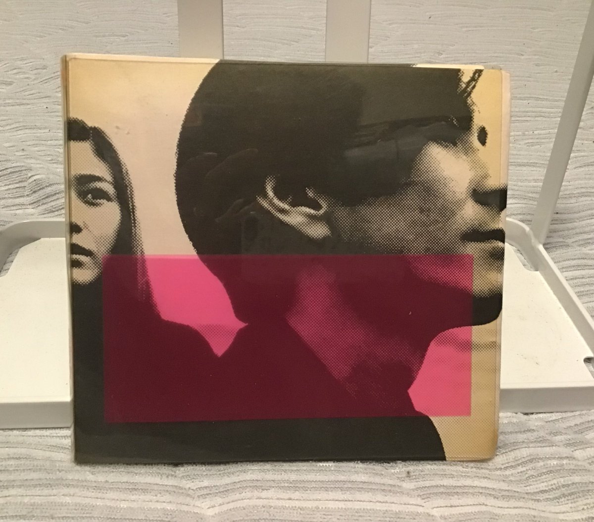 jun2quench's tweet image. 30年前の今日、globeの「globe」が発売。
「Feel Like dance」「DEPARTURES」などが収録されたアルバムで、アルバムでは初となるオリコン1位を通算6週獲得し、413万枚を売り上げ、自身最大のアルバム売上を記録した最先端のダンスミュージックが聴ける名盤な一作🎵
#globe