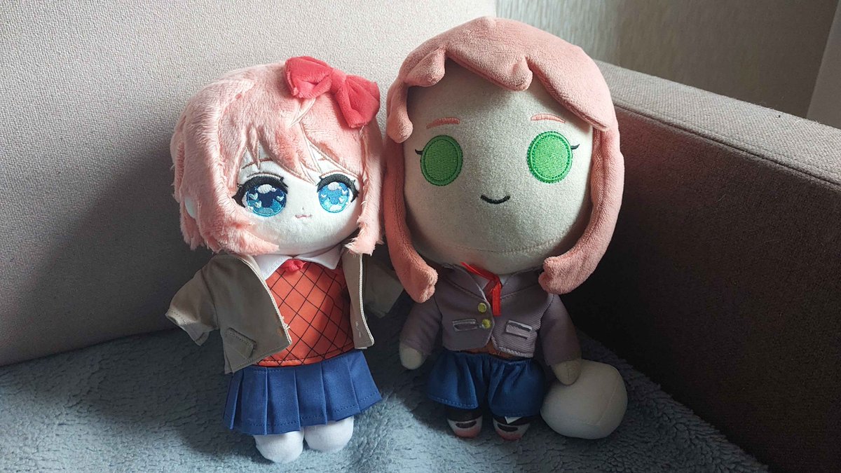 legomanas tweet media