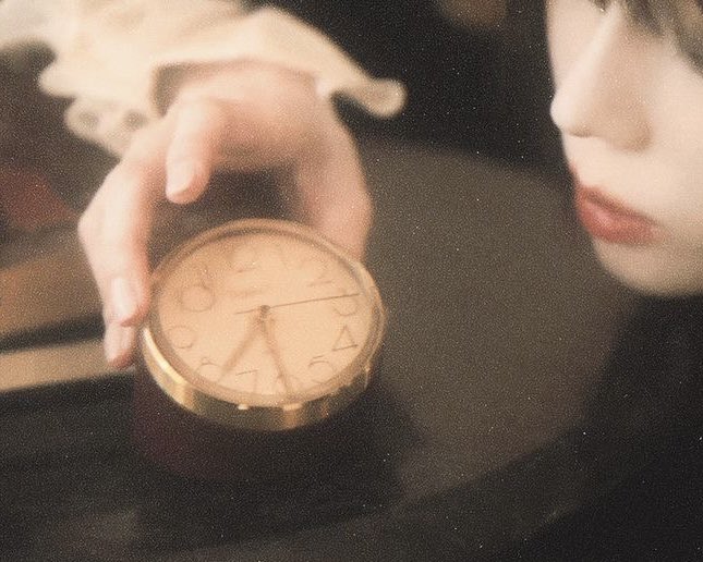 yawnjeong's tweet photo. Sinagtala
— a #winrina short au

She was just a tutor, and she was a princess—their love was both a secret and a curse.

Kung kaya lang baguhin ni Tala (kmj) ang kapalaran nila, lahat gagawin niya. https://t.co/cbaIs6jL64