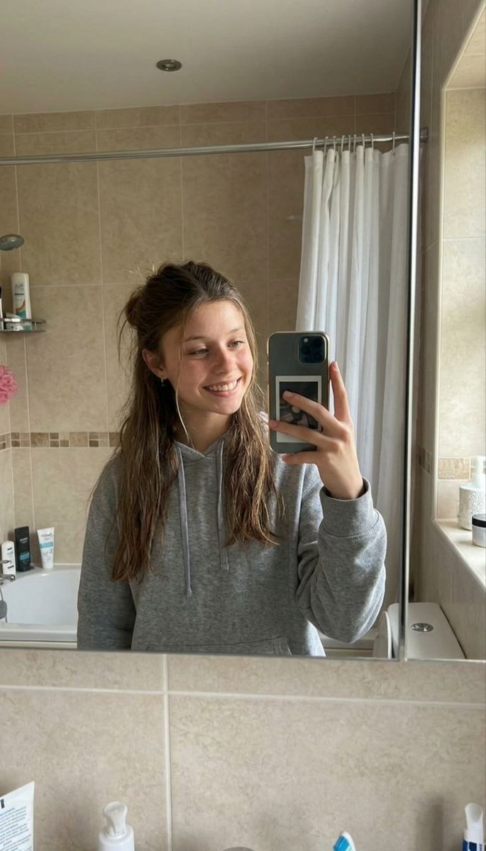 Lina Jacobss 🌺 tweet media