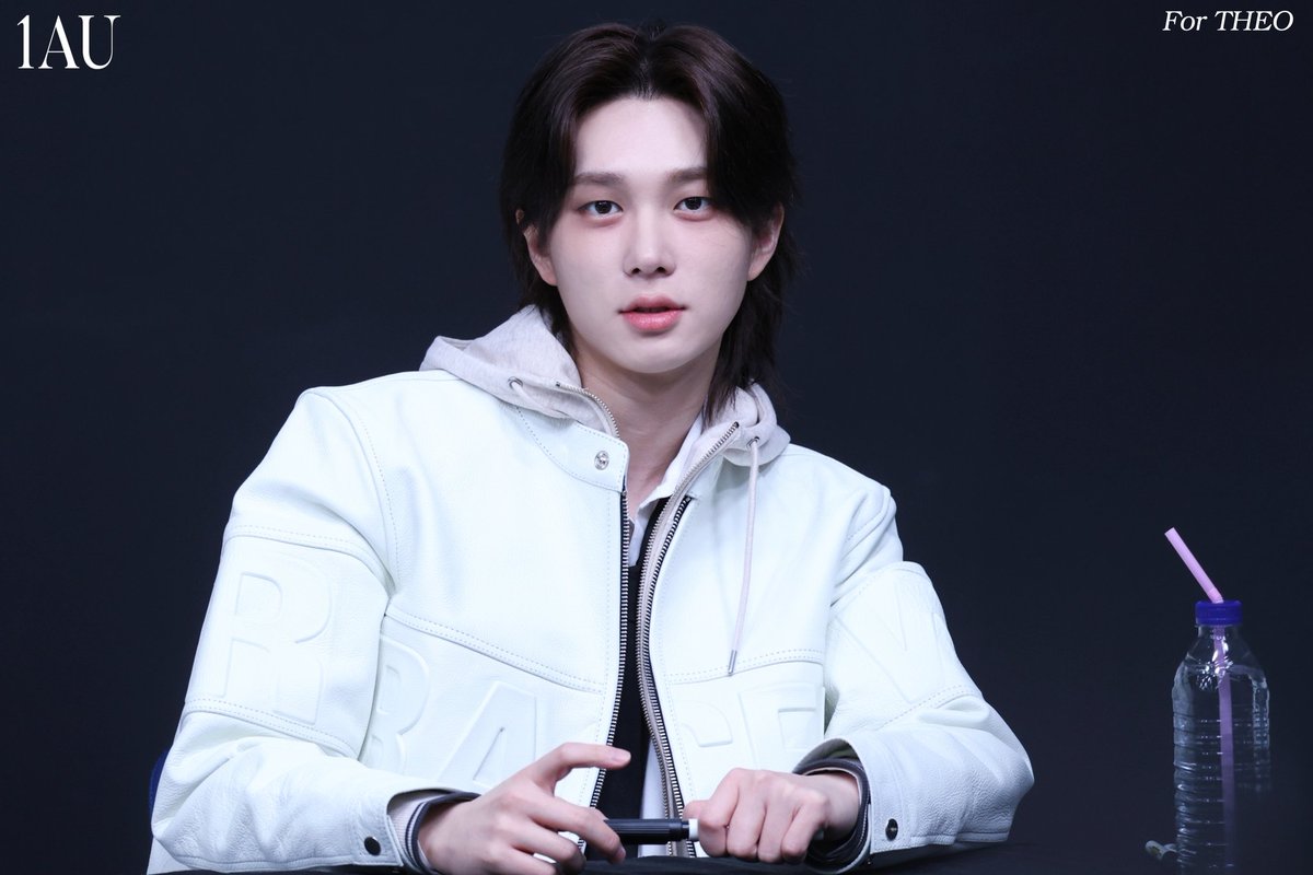 𝟏𝑨𝑼 tweet media