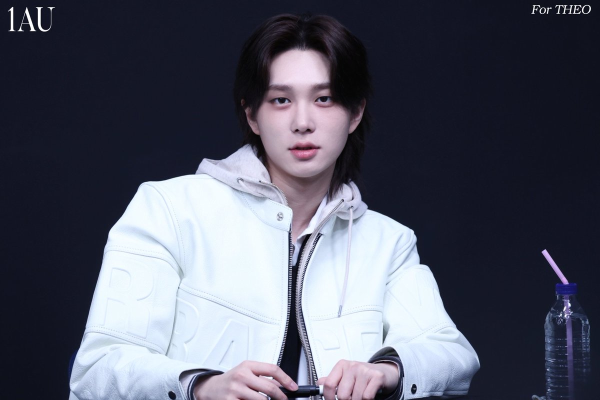 𝟏𝑨𝑼 tweet media