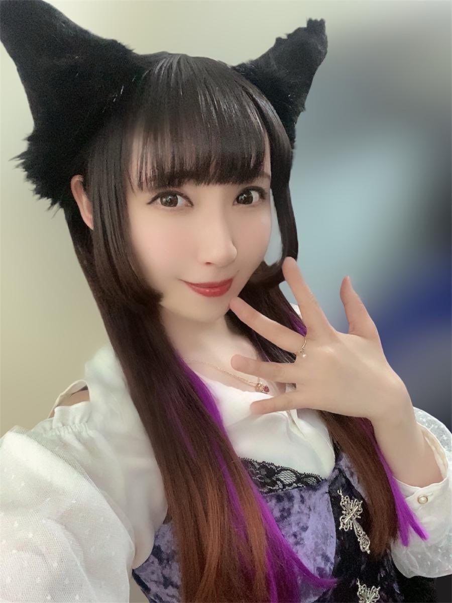 最後の投稿となります。寂しいな（ ;  ; ）
10年間、CHEERZを更新する時間が
日常の中にあるのが当たり前だったので
失う感覚が強く湧いてきて寂しい気持… 

cheerz.cz/p/2012241 #姫野香織 #CHEERZ