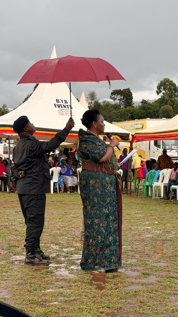 UReportUganda's tweet image. Remarks from the chief guest, Hon. Peace Mutuuzo, Minister of Gender and Culture at the FGM Zero Tolerance event in Bukwo District:

The prevalence of FGM has significantly declined from 4.2% ten years ago to 0.02% today, marking strong progress in the fight to #EndFGM.

She