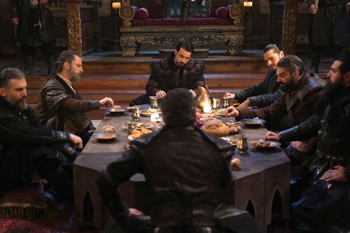 À la lanterne! tweet media