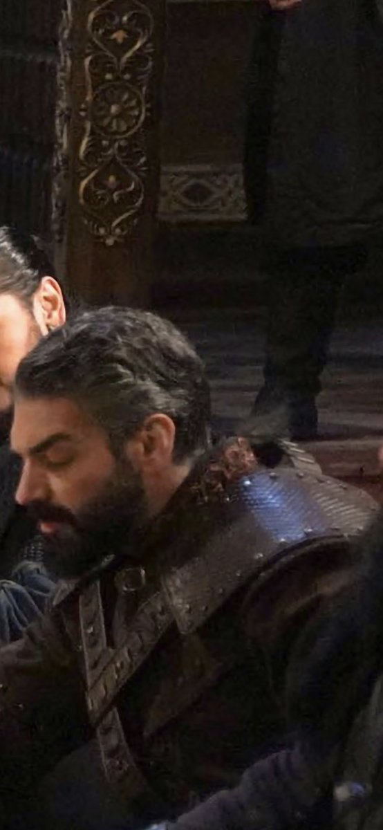 À la lanterne! tweet media