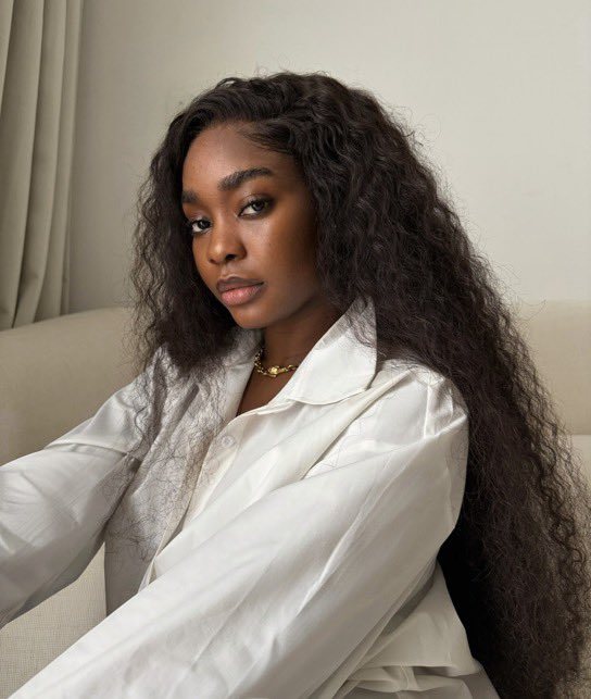 Whitney🍭 tweet media