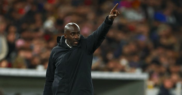 A R N O L D tweet media