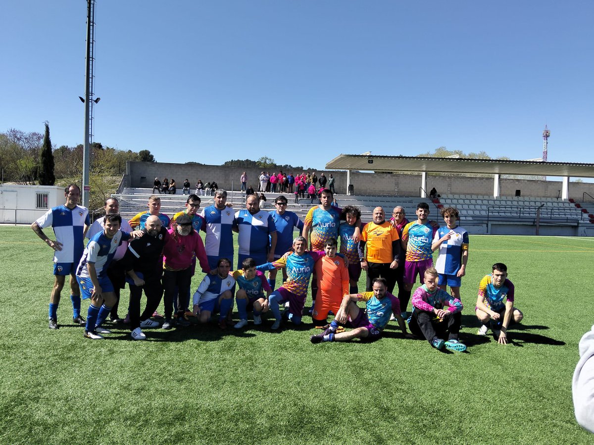 FutBaseCES's tweet photo. 😁 El @CESInclusiu arriba a la Setmana Santa amb grans sensacions!

💪🏻 L’Inclusiu Blau continua millorant el seu joc partit a partit i aquesta setmana va jugar a Vilafranca

🔥 L’Inclusiu Blanc segueix creixent amb un gran partit a Vilanova del Camí https://t.co/OMtmj1CyKr