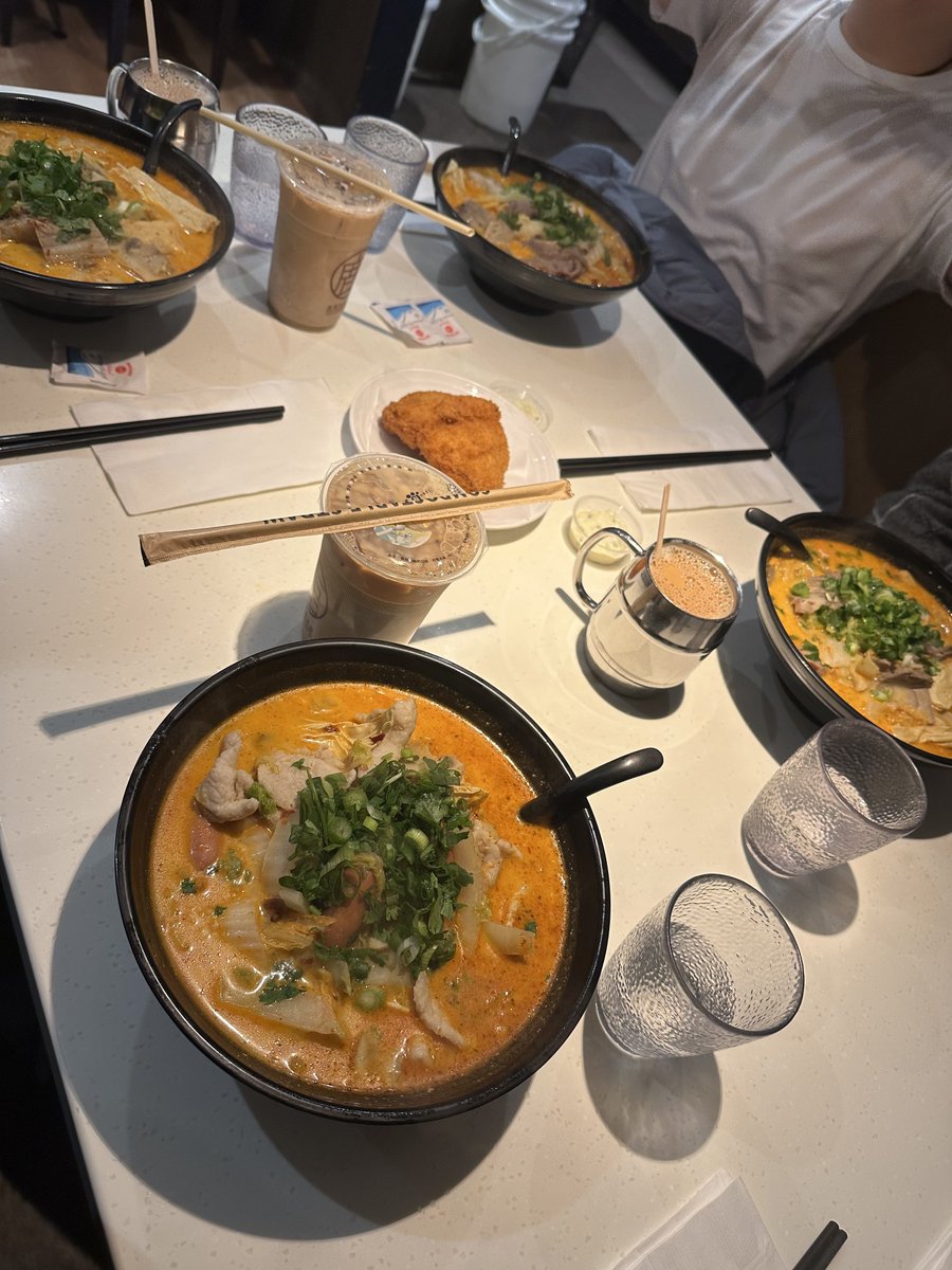 taito 💮 tweet media