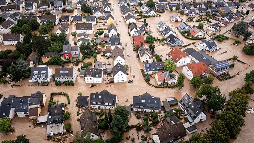 We’re all facing new weather hazards, from frequent flooding to extreme heat. Those who know GIS know how valuable a hyperlocal view can be, and it’s growing more important when assessing risk.  ow.ly/EYGk50YAEGB