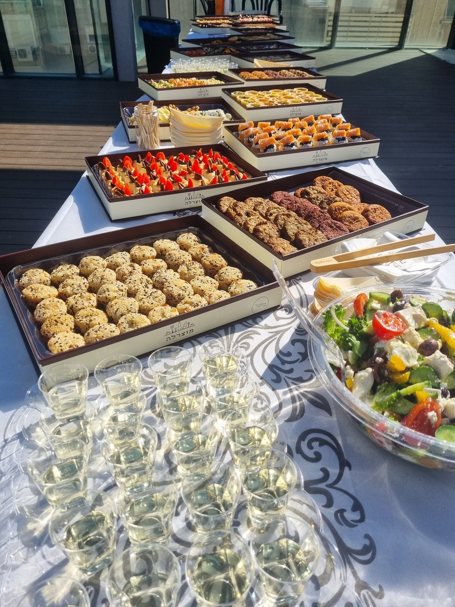 90's Bitch tweet media