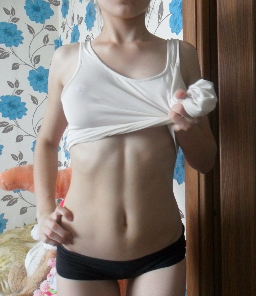 StyleAndSelfies's tweet photo. Back to flat tummy but now need abs back https://t.co/5Pe714jbuK