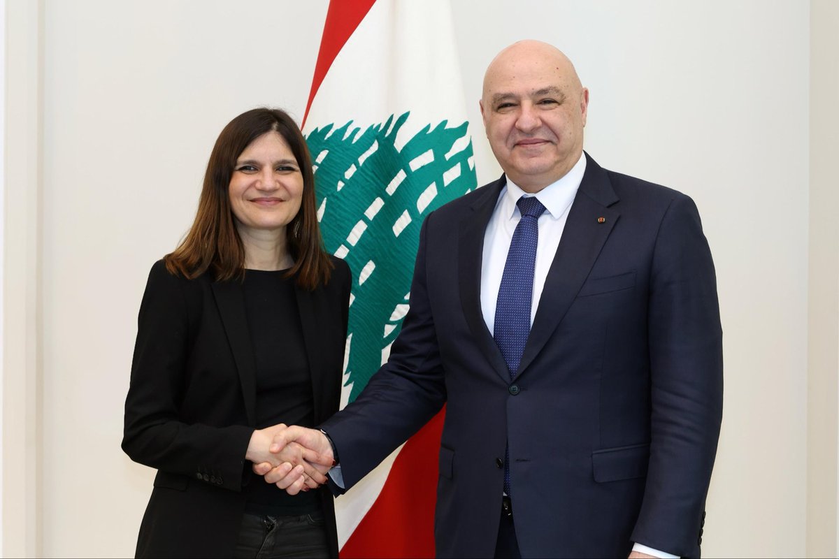 RufoAlice's tweet photo. Dans le cadre de mon déplacement au Liban, discussions approfondies avec le Président Aoun sur la manière de renforcer la souveraineté du Liban et de trouver ensemble des voies pour la Paix. https://t.co/tstISKHKGY