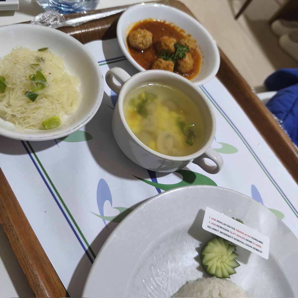 dera🍠 tweet media