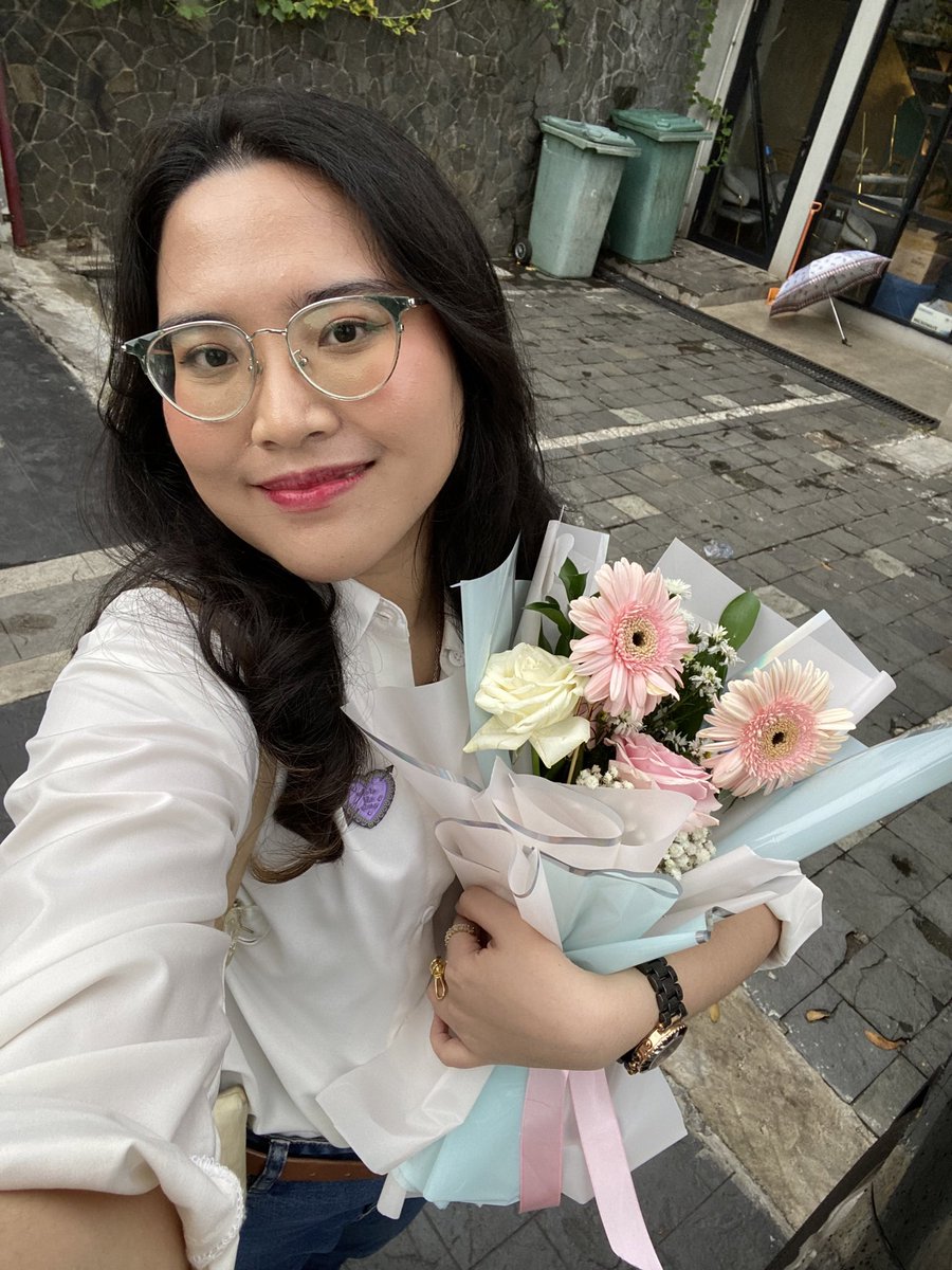 in between daily tweet media